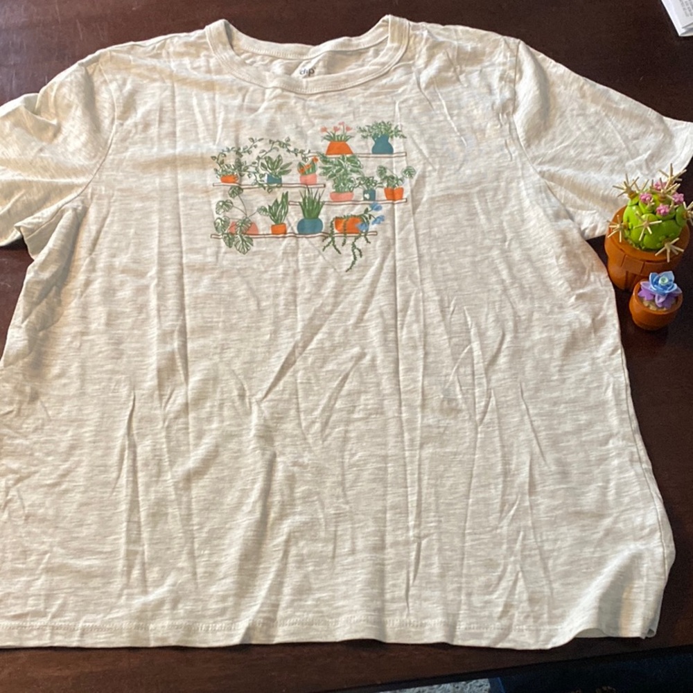 Off White & Light Gray Plants Graphic T-Shirt 🪴